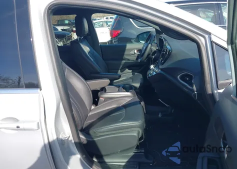 2026 Chrysler Pacifica Select from USA, damaged, VIN 2C4RC1BG6TR178343